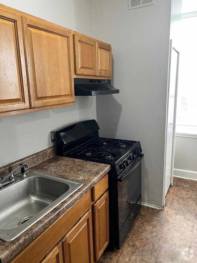 Building Photo - 1309 W Allegheny Ave Unit 2F Rental