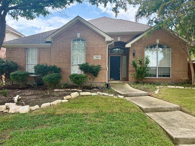 Building Photo - 15881 Grove Crest Dr Rental