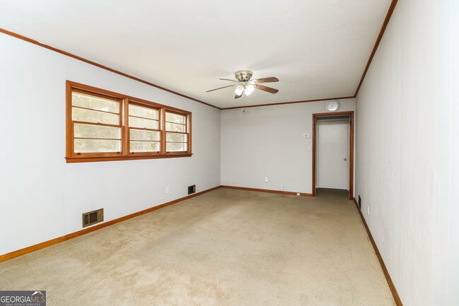 Photo - 1255 Angelia Dr SW