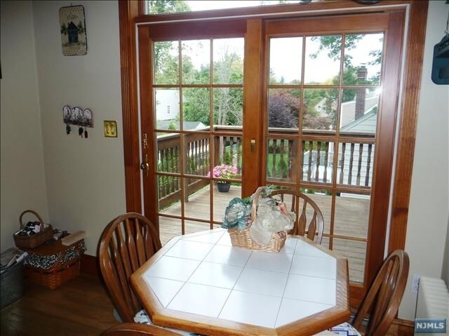 Eat-In-Kitchen - another view - 78 Spring Valley Ave