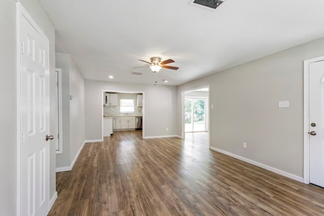 Photo - 13226 Rockglen St