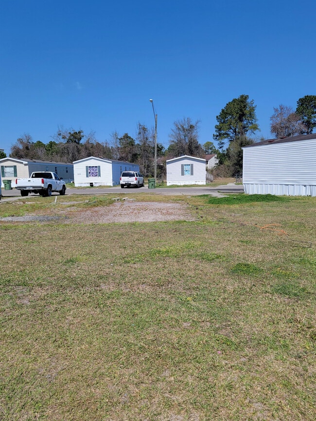 Building Photo - 926 Hollywood Dr