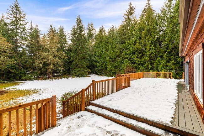 Photo - Private 4 Bedroom Retreat on 5-Acres Cottage Lake