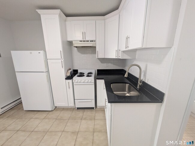 Building Photo - 289 Main Ave