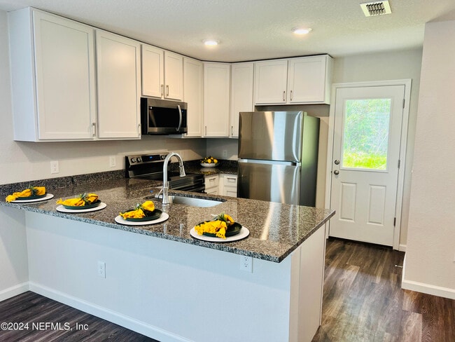 Photo - 535 S Woodlawn St