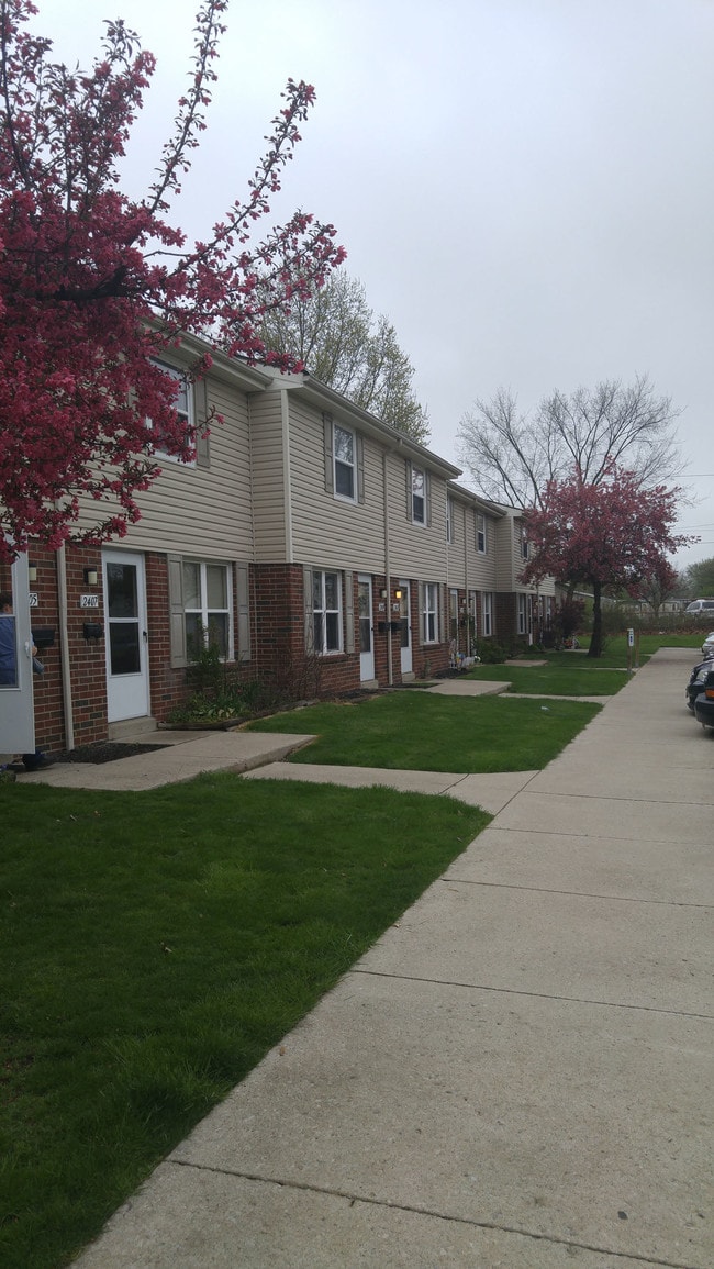 Photo - Melrose Village Apartments