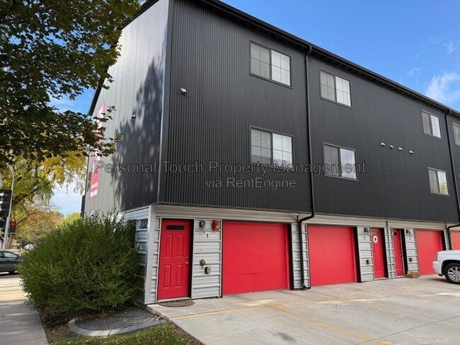Building Photo - 808 7th Ave S Unit 3