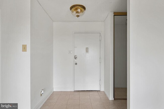 Photo - 307 Yoakum Pkwy Unit 1808