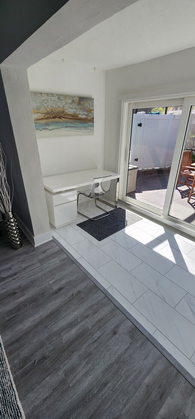 Photo - 601 Heritage Ln