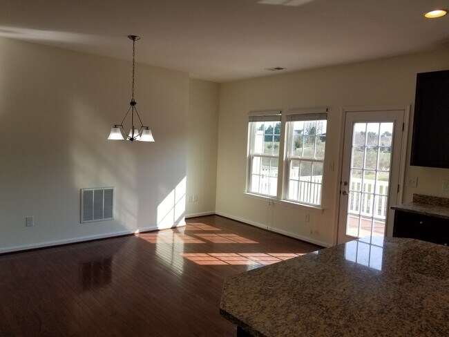 Photo - 1206 Madison Ln