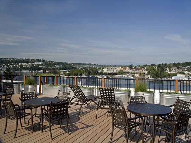 Patio - Eastlake 2851 Apartments