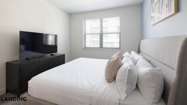 502 E College St Unit 263