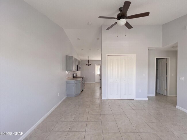 Photo - 131 Gwyn Dr Unit D