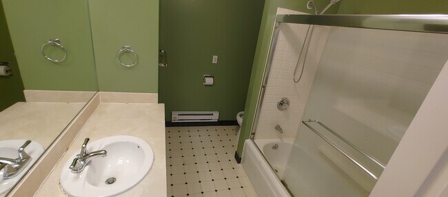 Photo - 10559 Midvale Ave N