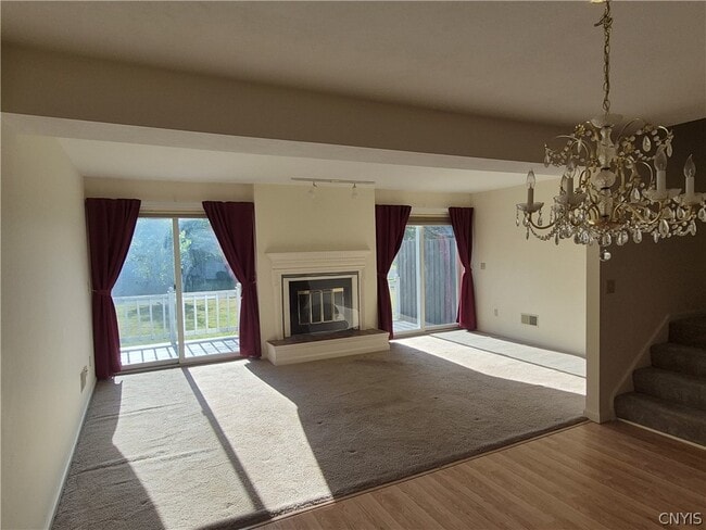 Photo - 489 Summerhaven Dr N
