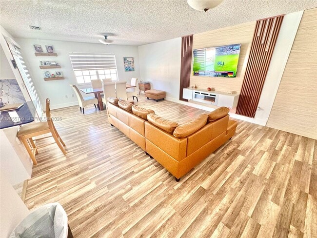 Photo - 18701 Wentworth Dr