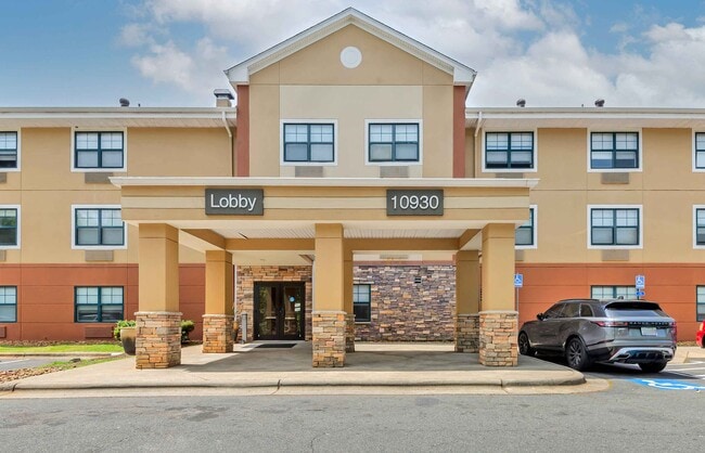 Building Photo - Furnished Studio-Charlotte - Pineville - P... Rental