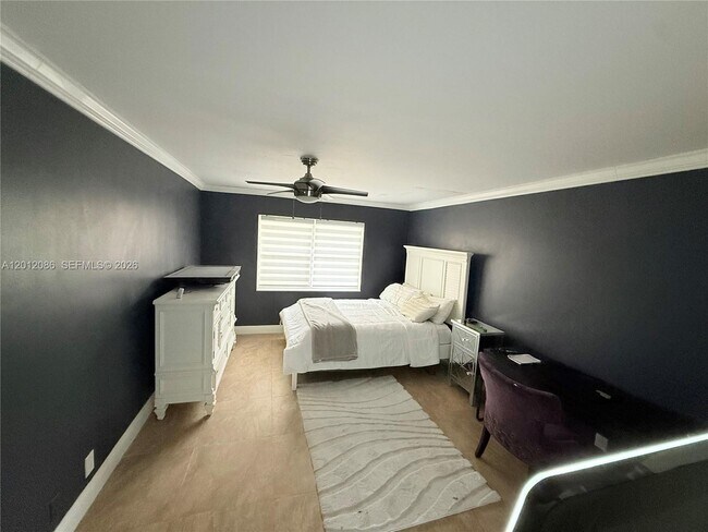 Photo - 6101 N Falls Cir Dr Unit 405