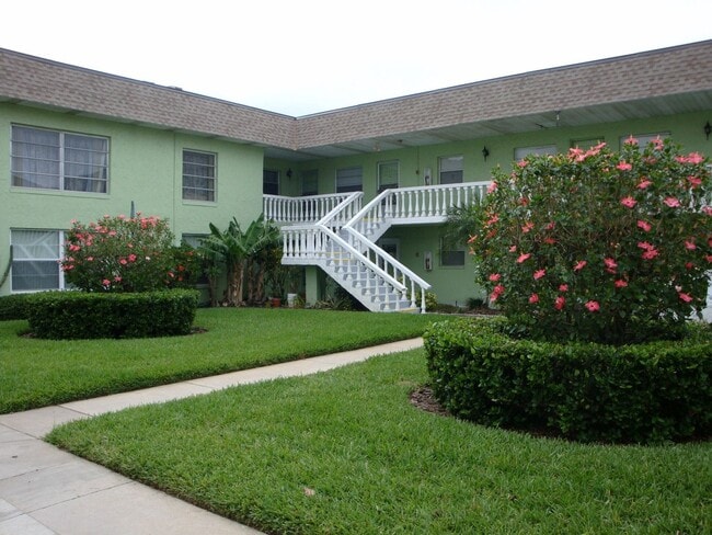 Building Photo - 1250 S Pinellas Ave Unit 802