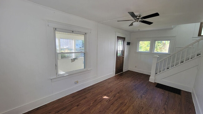 Photo - 421 E Thornton St