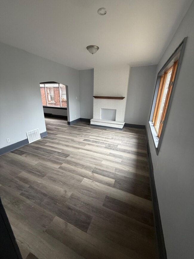 Photo - 4 bedroom 2 full bathroom!