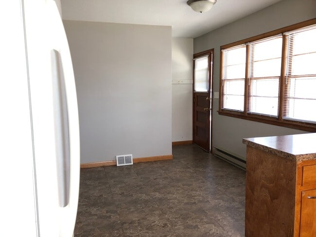 Photo - 1604 3rd St S