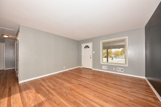 Photo - 5101 N 83rd St