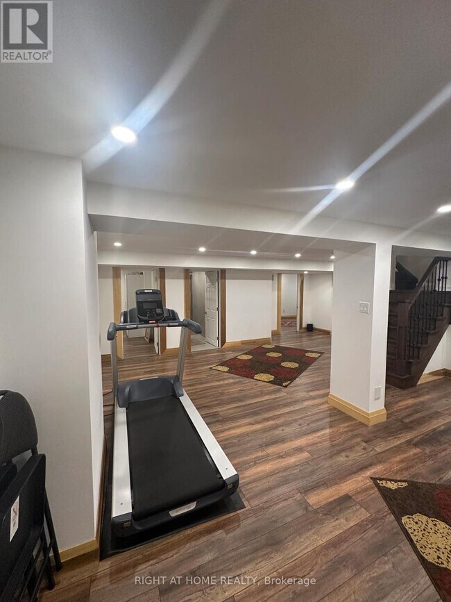 Photo - 158 Cooperage Crescent