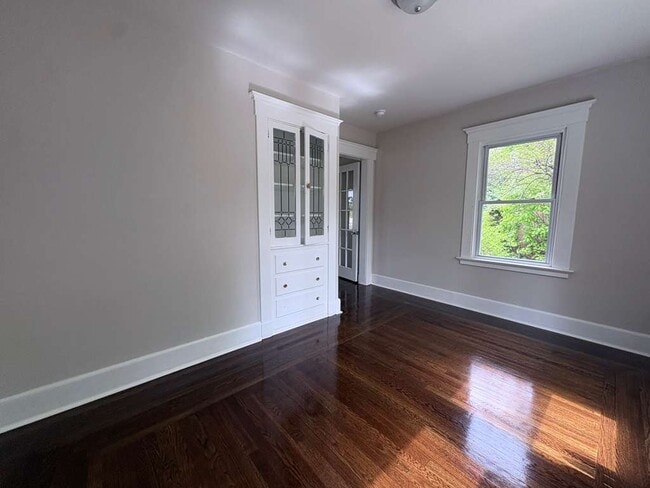Photo - 150 Crescent St