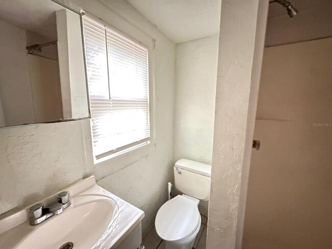 Photo - 728 Columbia St