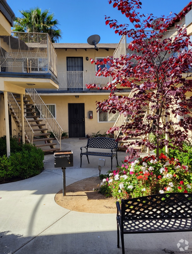 Building Photo - 3550 Lynwood Unit A Rental