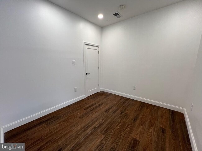 Photo - 2145 Elkins Ave Unit B