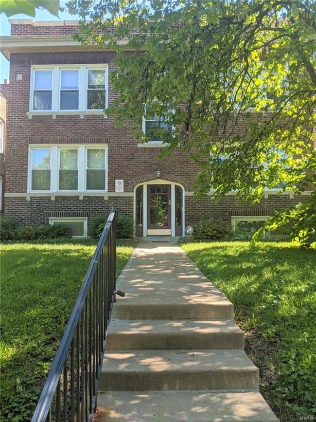Building Photo - 4164 W Pine Blvd Unit 4164-1E W Pine
