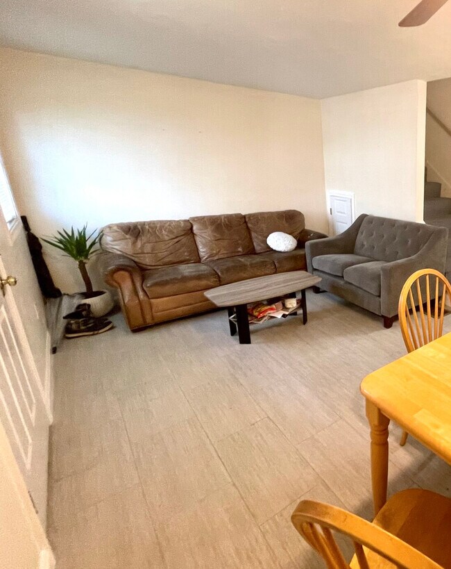 Photo - 24 Lawn St Unidad 1