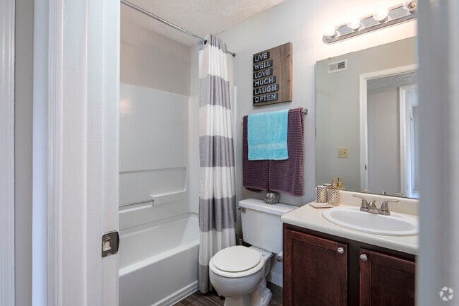 2 BR, 2 BA, 1,050 SF - Tapestry on Vaughn