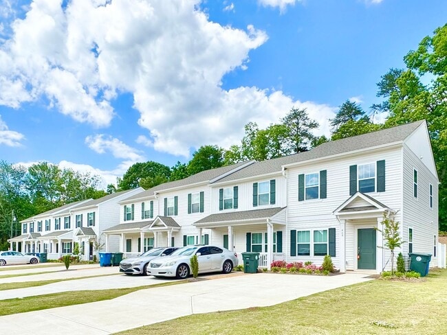 Building Photo - AVAILABLE JANUARY 6TH Start the new year ...