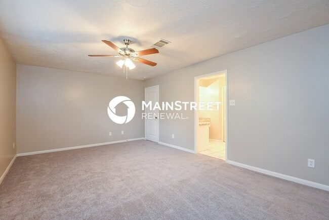 3 Bedroom Pet-Friendly Home in Houston, TX with Main Street Renewal