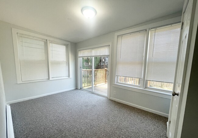 22 Howell St