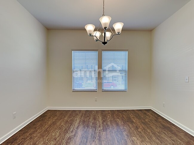 Photo - 13 Crabapple Cir