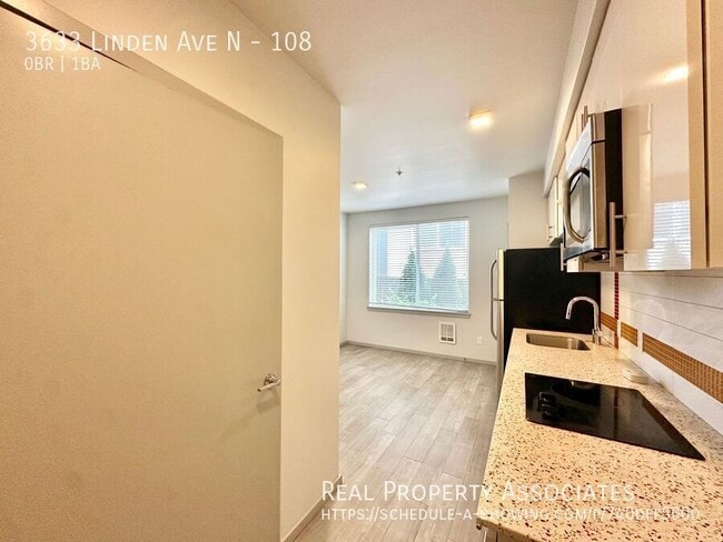 Photo - 3633 Linden Ave N