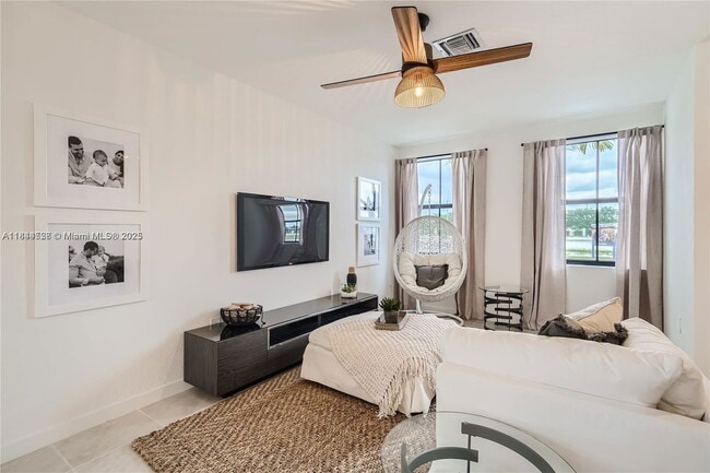 Photo - 409 NW 12th Pl