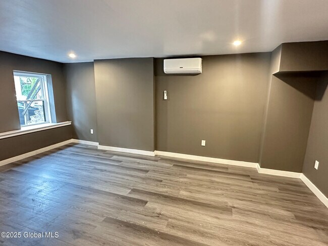 Photo - 154 Lark St Unit B