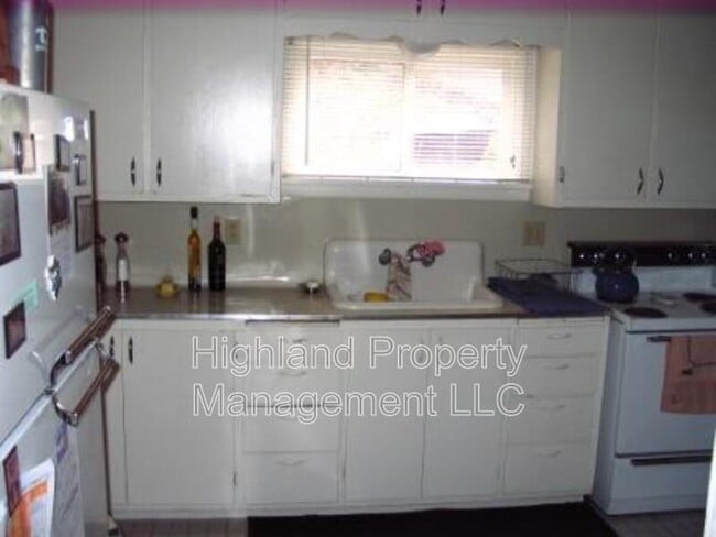 Photo - 215 SE High St