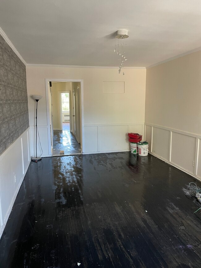 Photo - 2161 Ford St