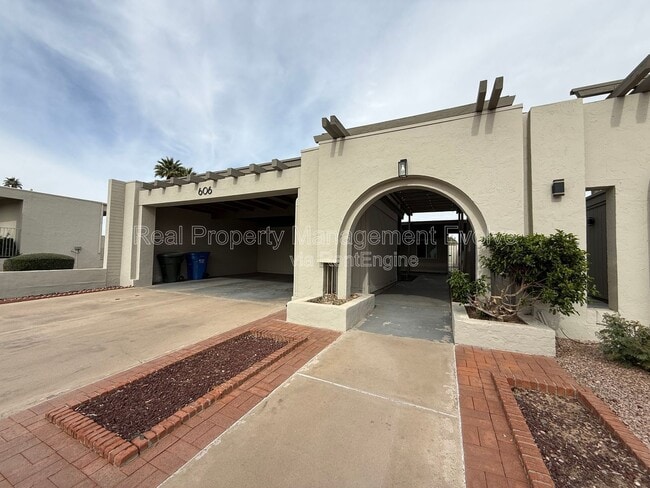Photo - 606 E Royal Palm Square N