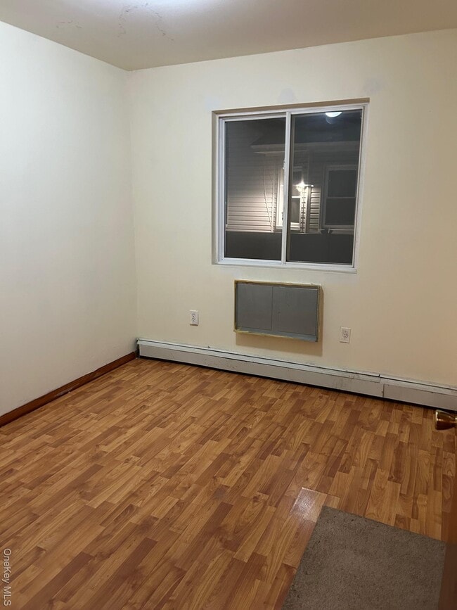 Photo - 145-19 220th St