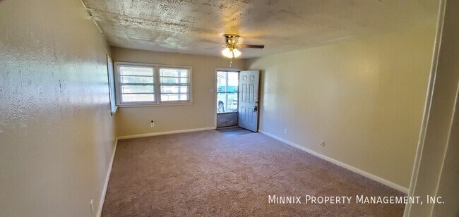 Photo - 6125 Avenue Q