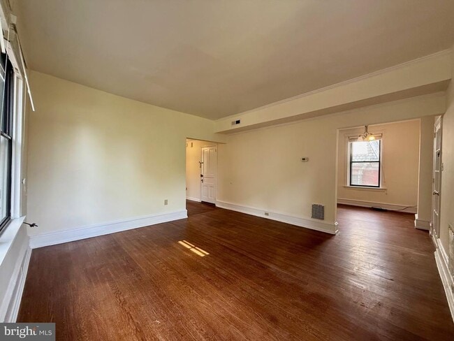 Photo - 1610 N Broom St Unit 2