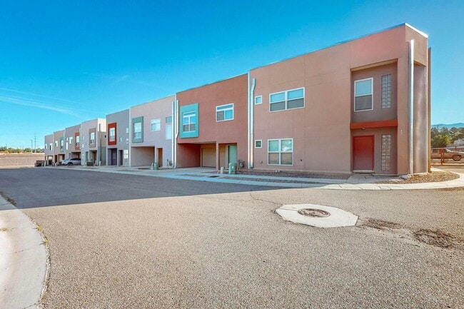 Building Photo - 4204 Vida Verde Ln NE