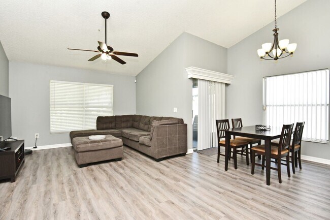Photo - Charming 3/2 home 32825